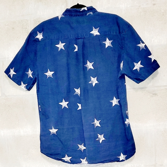TACKLE & TIDE • Navy and white star button down - Picture 2 of 3